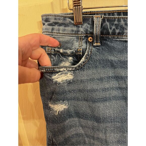 American Eagle Distressed Mom Jeans sz 16 Long Tall Inseam 32” EUC - Picture 2 of 9